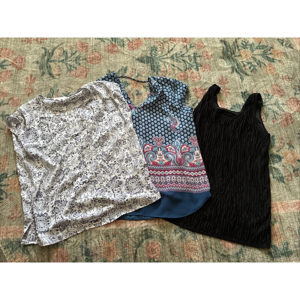 Lot Of 3 Womens Tops M S Blouse Short Sleeve Tank Top Avon DR2 Chaus Boho